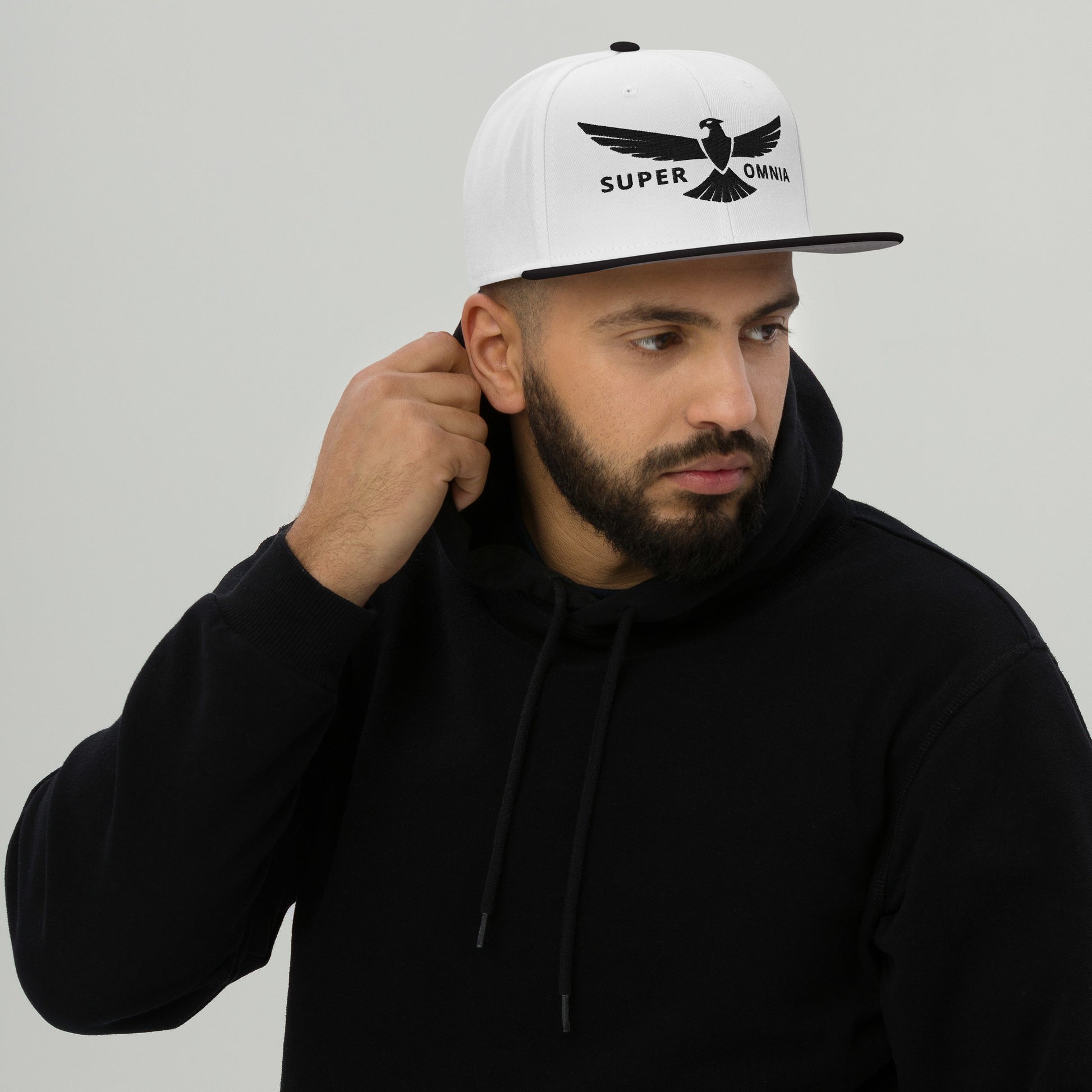 Snapback Hat Eagle "SUPER OMNIA" Black One Size above all,adjustable,animal motif,bold design,eagle,focus,freedom,iconic,independence,premium quality,resilience,snapback hat,soar,statement piece,street style,strength,unique design,unisex,vision